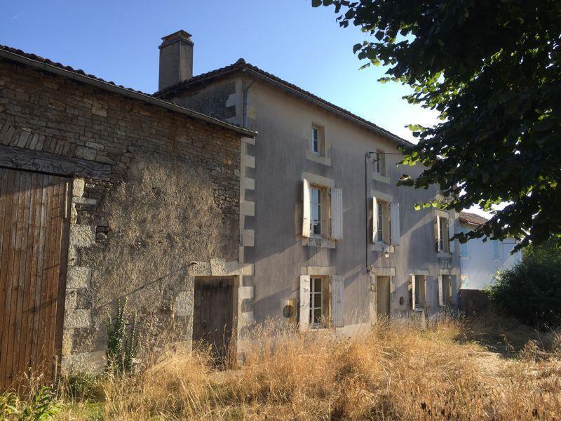 Maison à rénover avec dépendances
