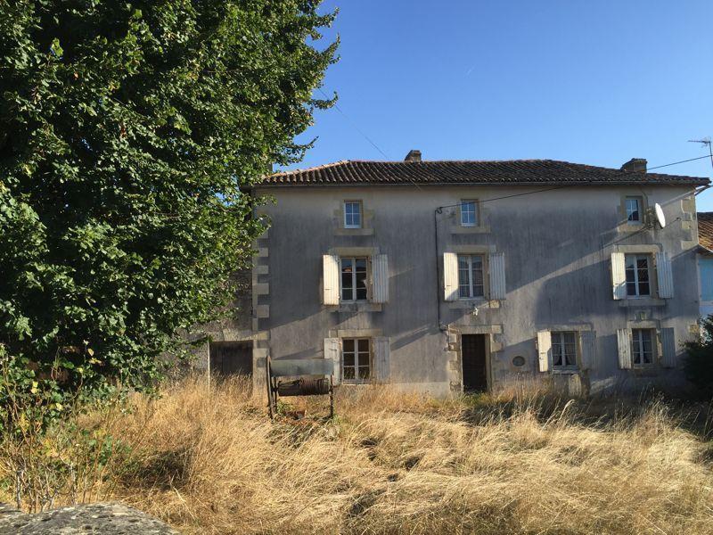 Maison à rénover avec dépendances