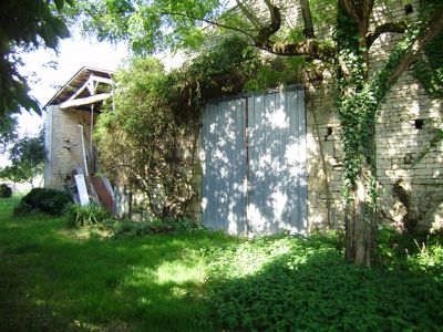 Grange en pierres bon état