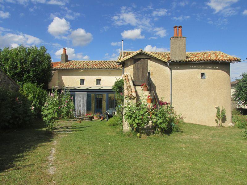 Maison de caractère avec dépendances
