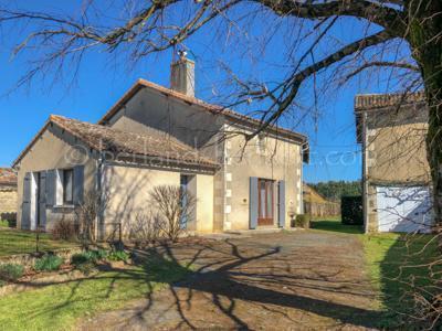 Maison de village en pierres