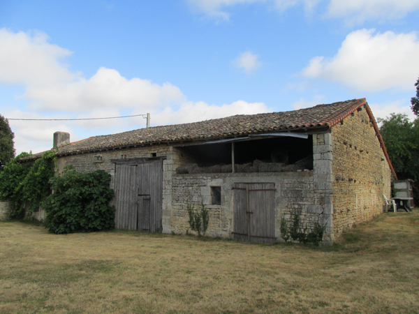 Maison en pierres + grange a rénover