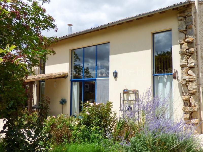 Jolie maison réalisée dans une ancienne grange