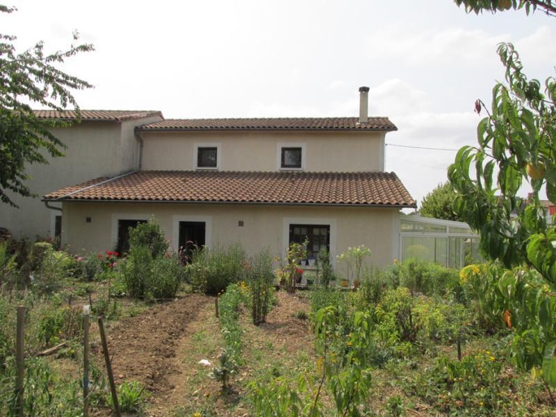 Maison en pierres proche commerces