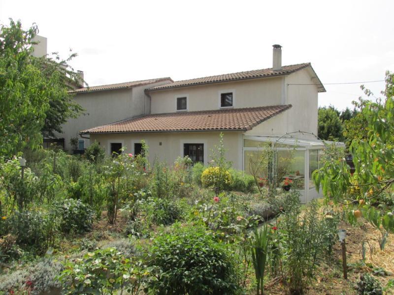 Maison en pierres proche commerces