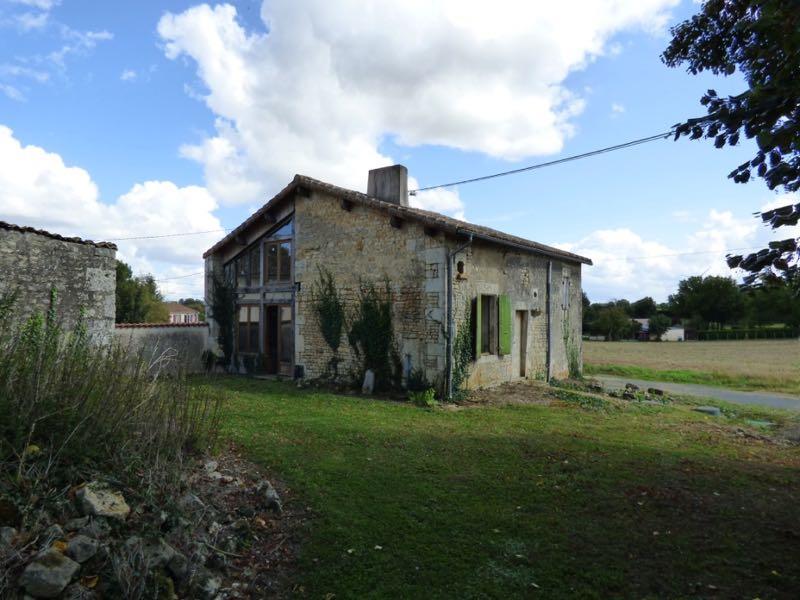 Maison en pierres avec terrain