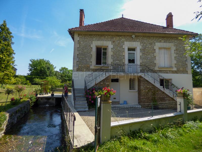 Large detached house in a super setting