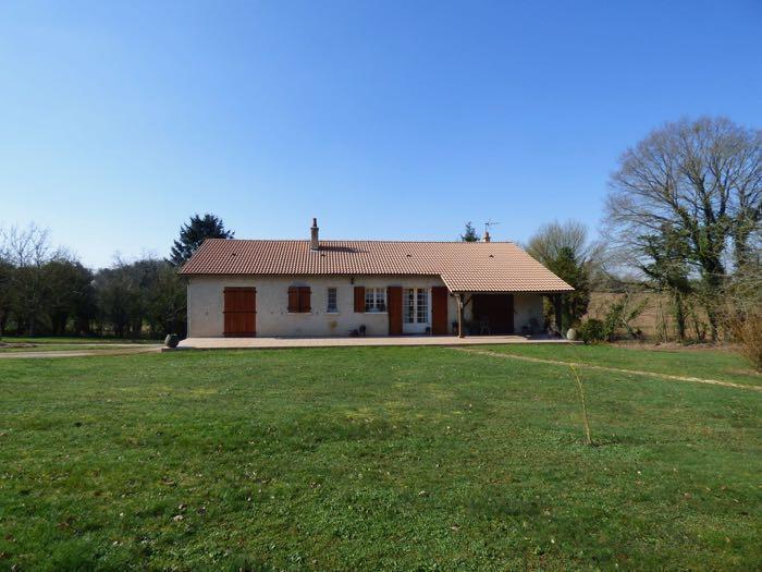 Detached property with views + 1.9 ha's of land