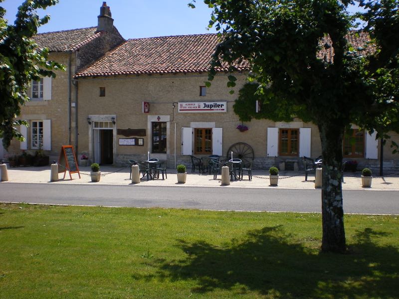 Bar / restaurant + logement 5 chambres