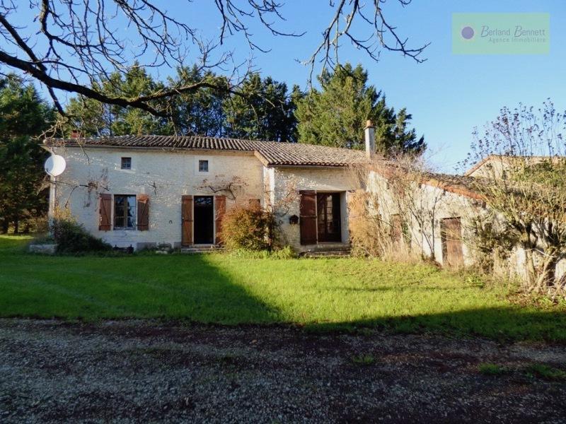 Maison en pierres avec dépendances sur 1 ha 07 a