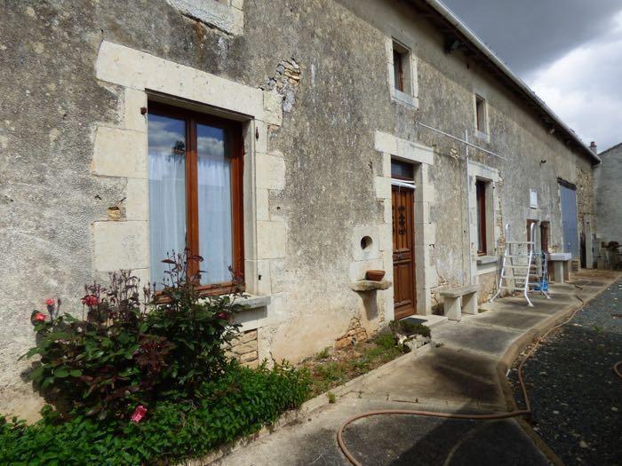 Maison en pierre à rénover avec dépendances