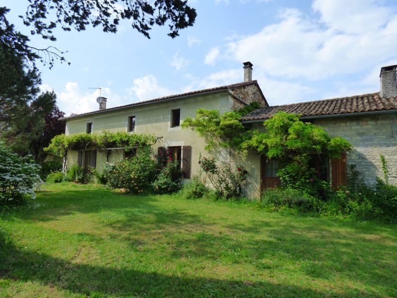 Grande maison 5 chambres avec dépendances