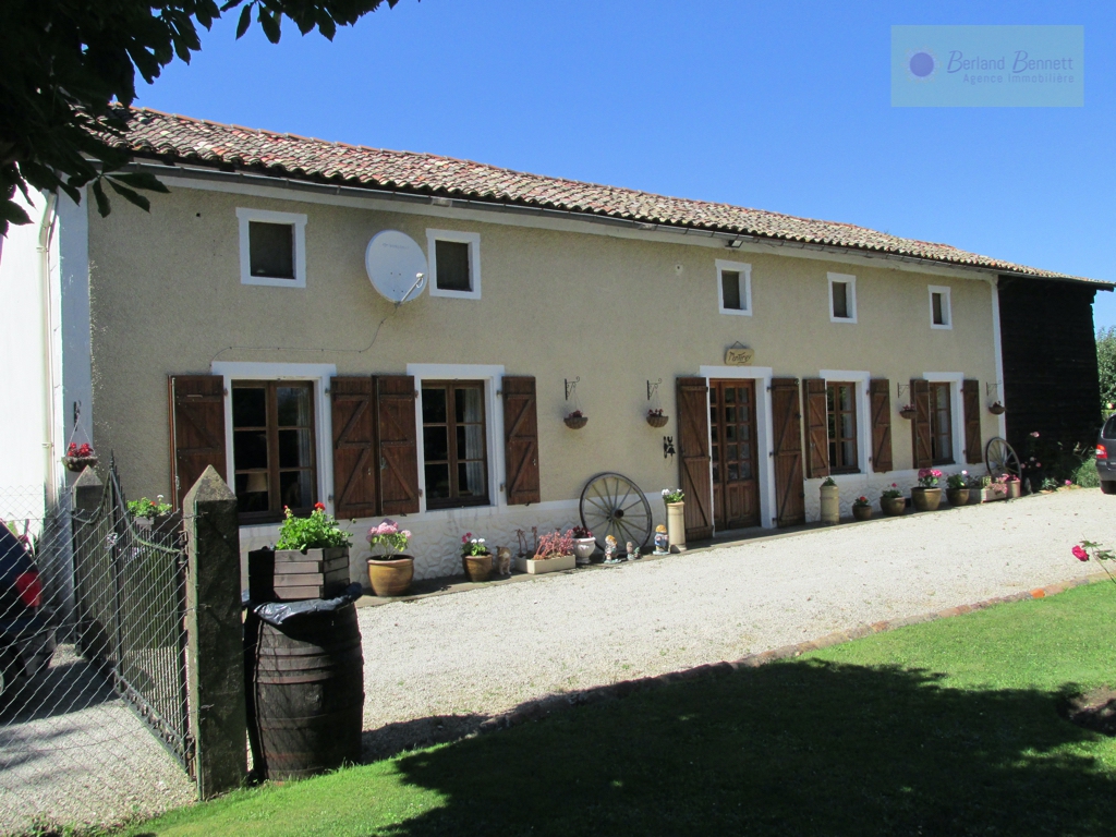 Maison en pierres + gîte