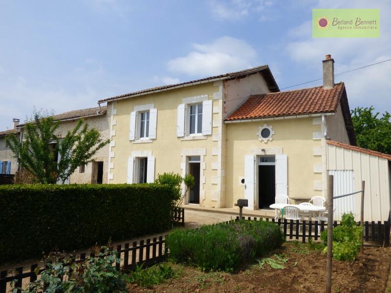 Maison en pierres avec grange