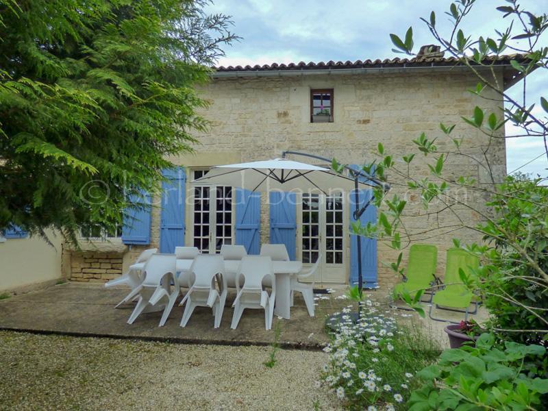 Belle maison en pierres avec terrain