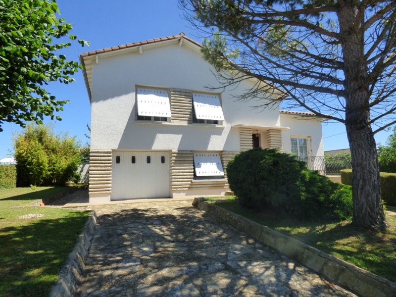 Grande maison proches commerces