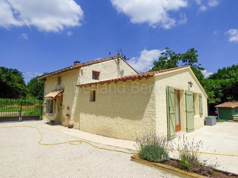Adorable maison en pierres avec piscine