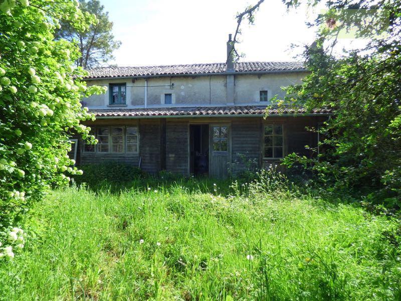 Maison en pierre à rénover avec dépendances
