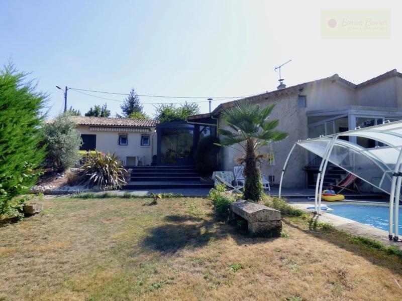 Belle maison avec piscine et jardin