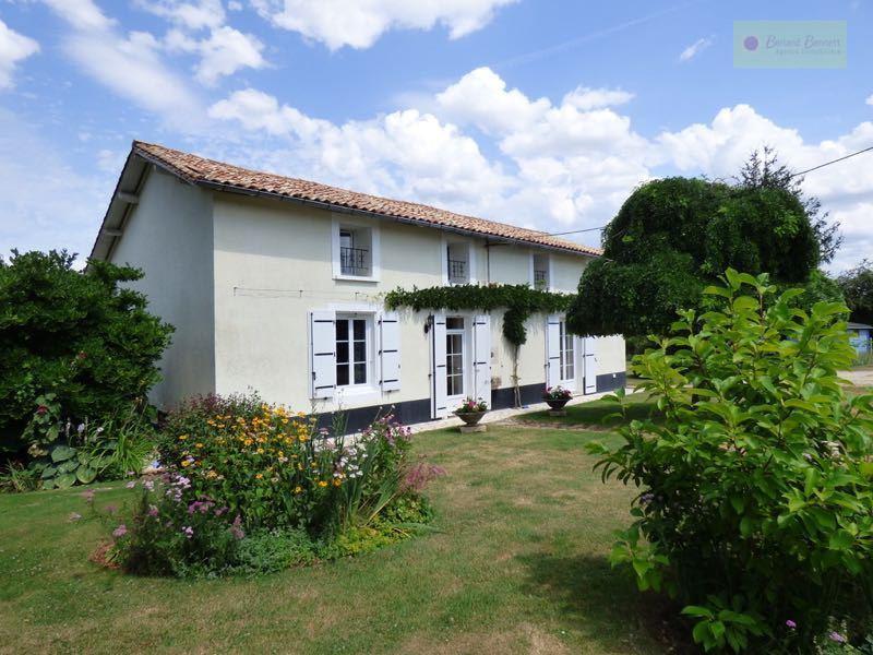 Belle maison en pierres rénovée