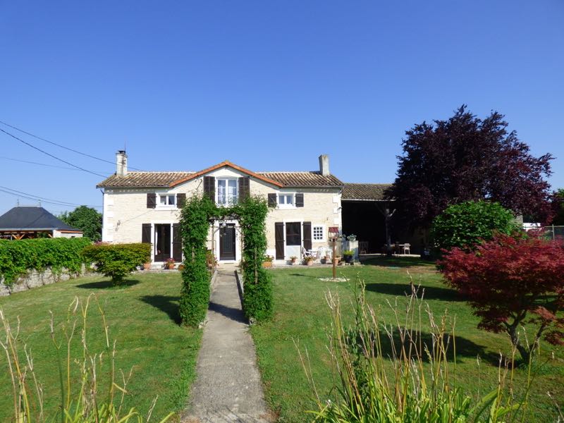 Belle maison en pierres