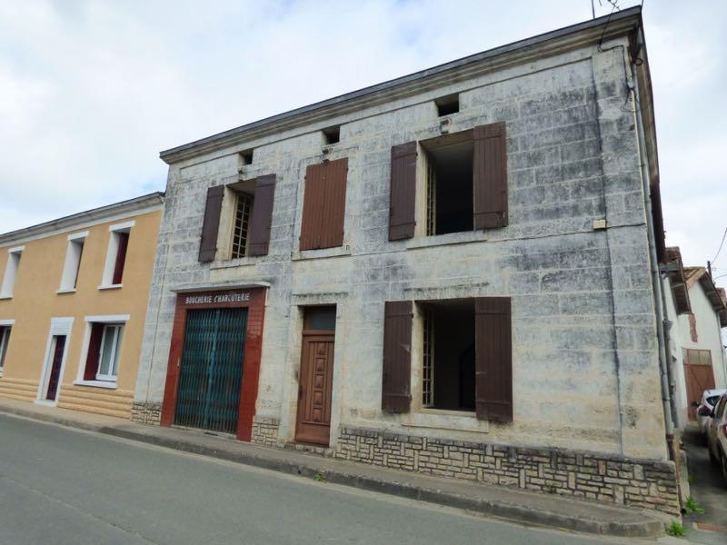 Stone village property to renovate with garages