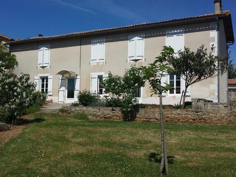 Maison en pierres avec dépendances