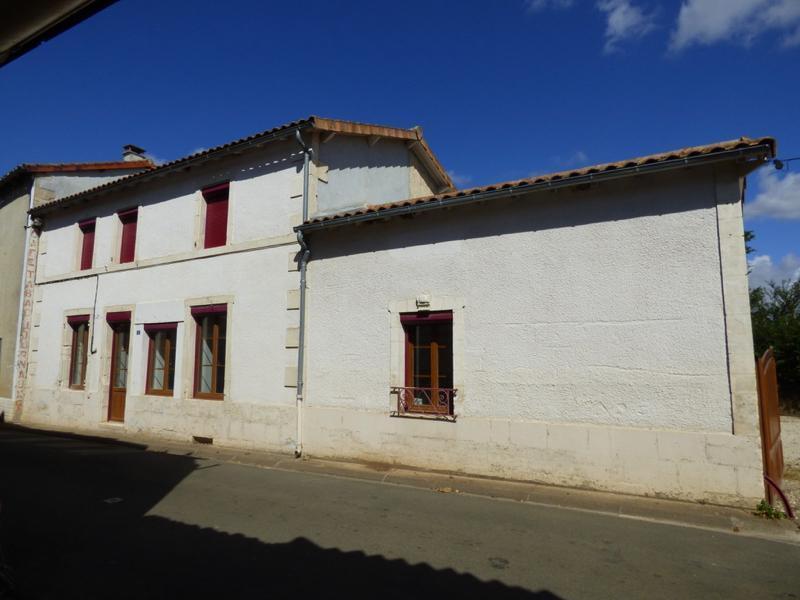 Maison de bourg entièrement rénovée