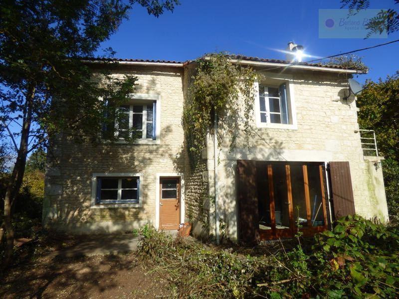 Maison en pierres + maisonnette à rénover