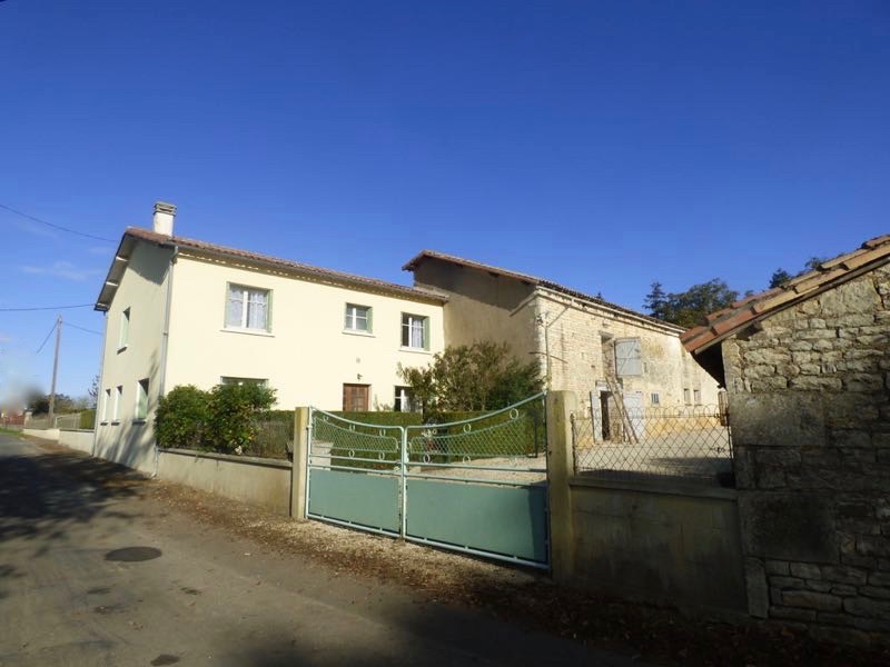 Maison avec dépendances