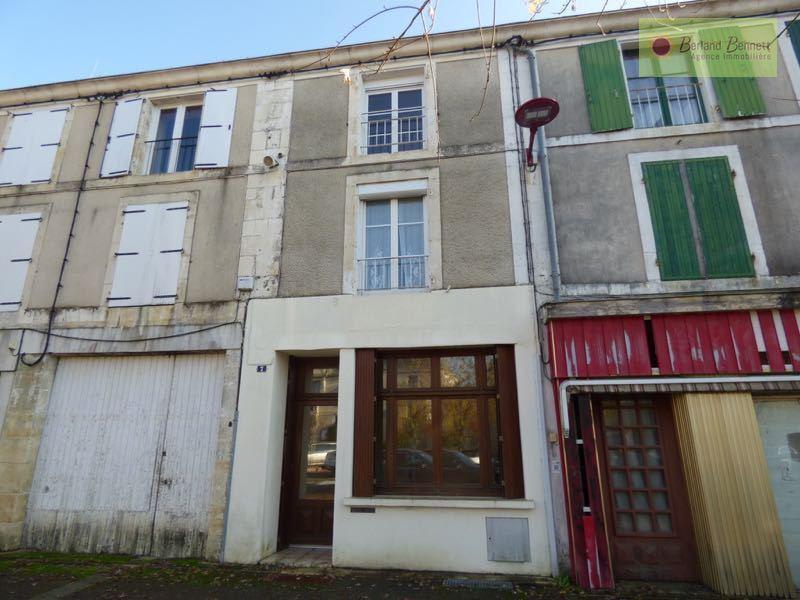 Town house to renovate with a rear courtyard