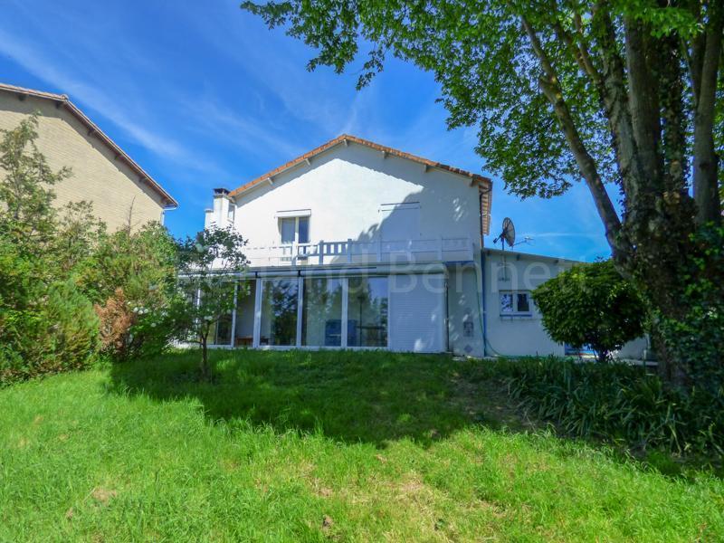 Maison de ville avec piscine à rafraichir