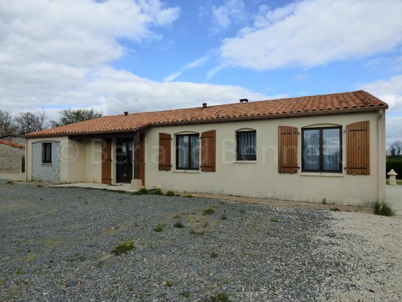 Pavillon plan pieds avec dépendances