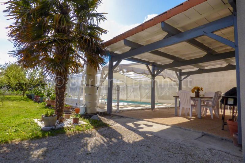 Beau pavillon rénové avec piscine