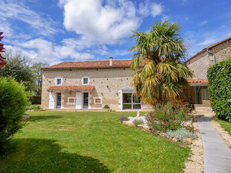 Belle maison en pierres rénovée