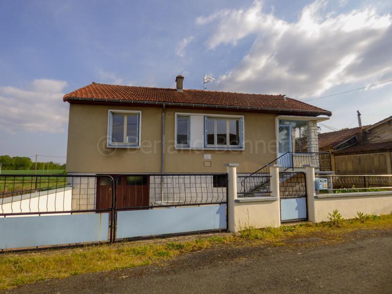 Pavillon à rafraîchir avec dépendances