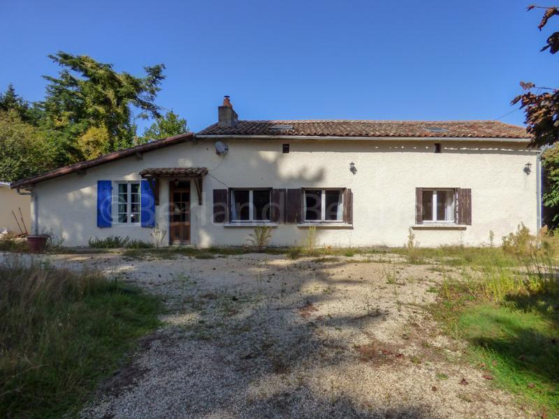 Maison en pierres avec garage