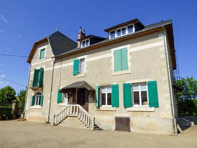 Maison de Maître avec piscine + 2 gîtes sur 12 950 m2