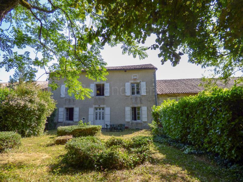 19th Century Maison de Maître, outbuildings + 1ha