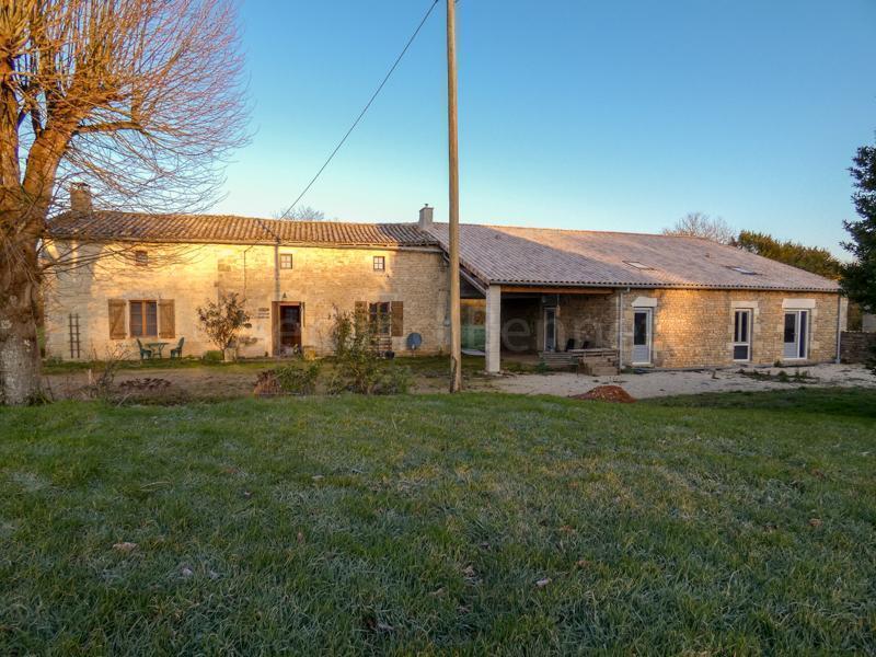 Maison en pierre + 2 gites