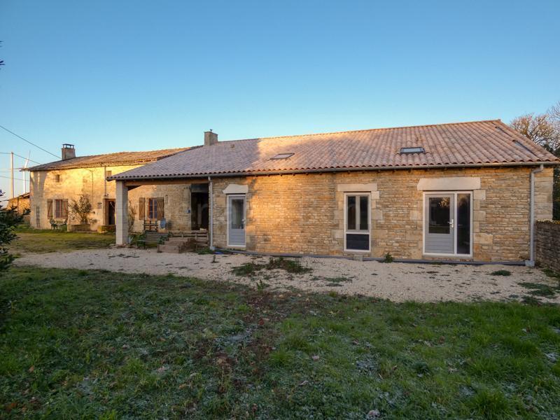 Maison en pierre + 2 gites