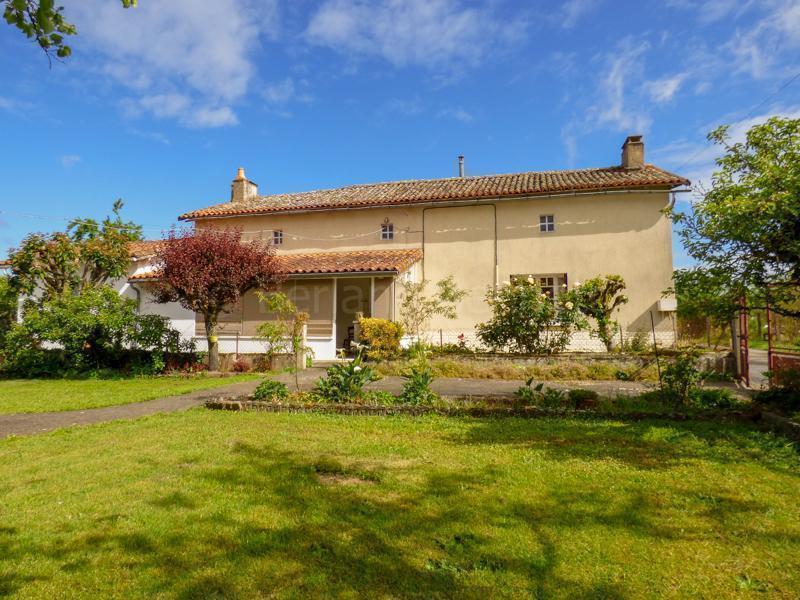 Maison en pierre à rénover avec dépendances