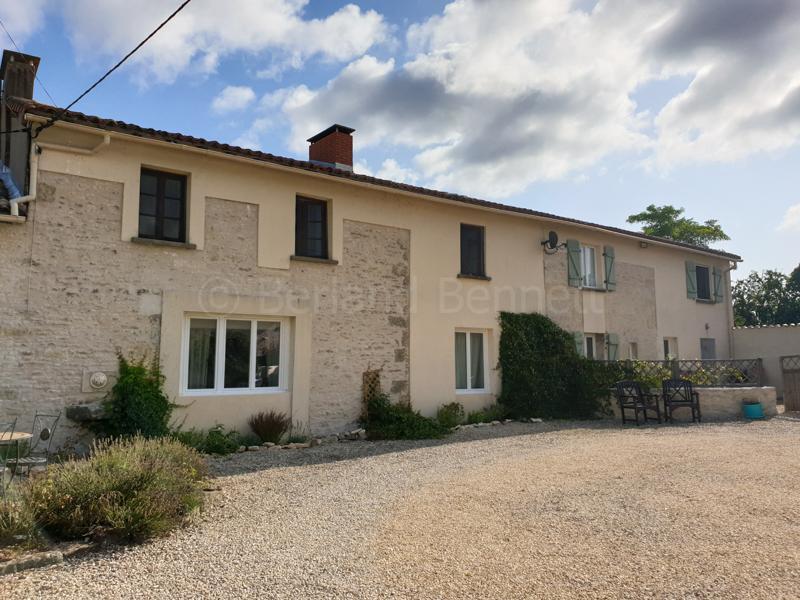 Grande maison 5 chambres avec gite et piscine