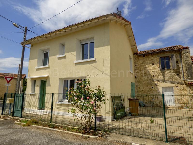 Maison de village avec garage et Jardin