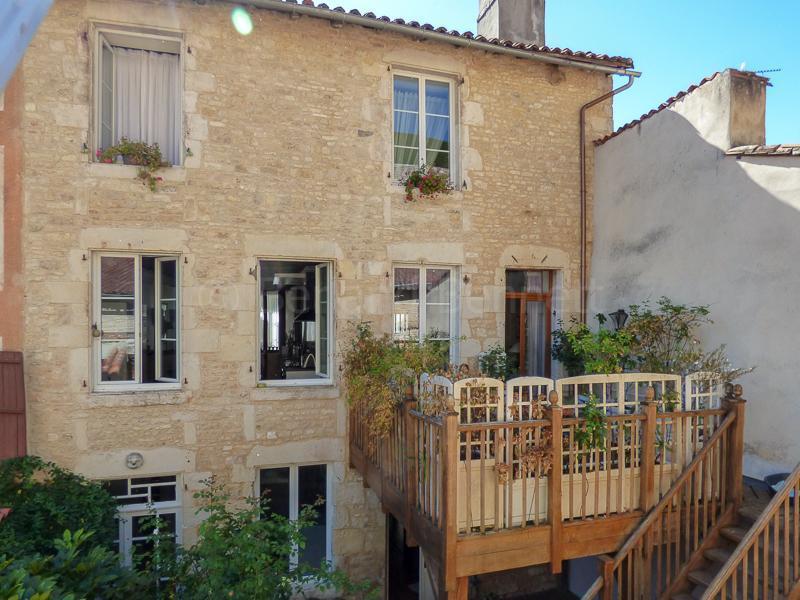 Belle maison en pierre rénovée