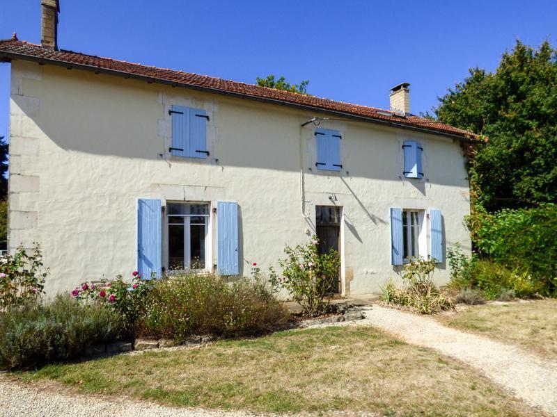 Grande maison en pierres avec piscine chauffée et terrain