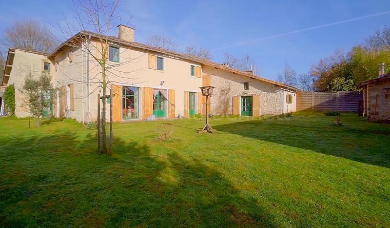 Grande maison en pierres sur 2 ha 83