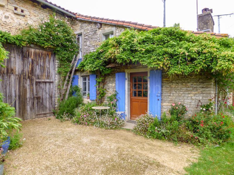 Maison de campagne en pierres avec annexe