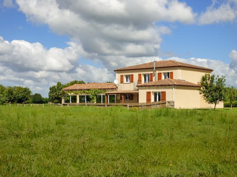 Grande maison avec piscine sur 2 hectares