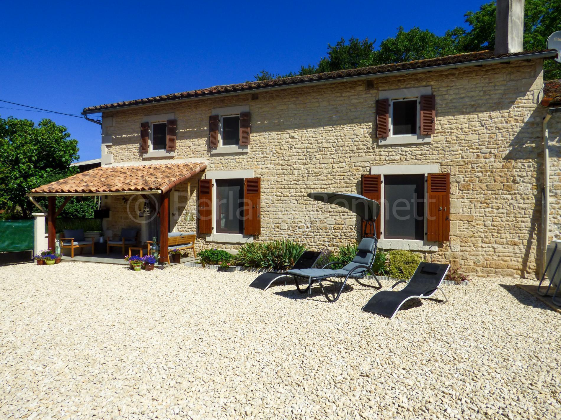 Belle maison en pierres avec appartement